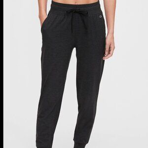 Brand new with tags GapFit Brushed Tech Jersey Joggers (True Black, Size Small)